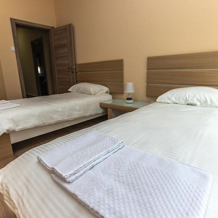 Apartmani Bulevar ツェティニェ エクステリア 写真